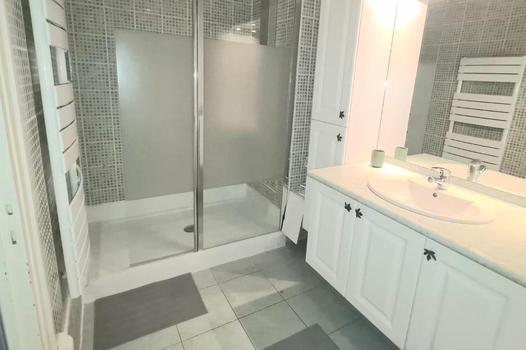 Photo of Bathroom in Le Bourget