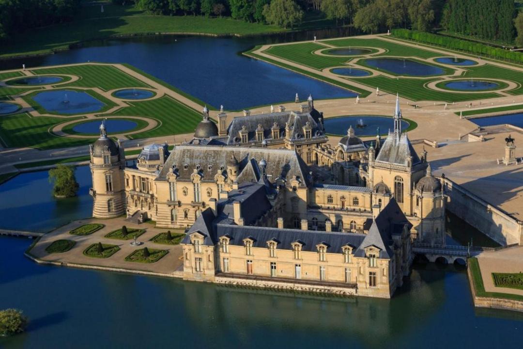 Photo of Buildings in Chantilly