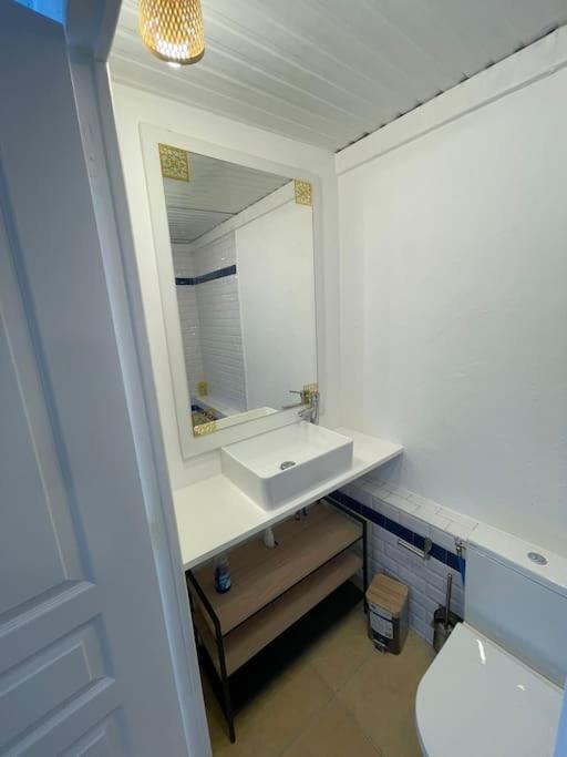 Photo of Bathroom in 10th Arrondissement Enclos-St-Laurent
