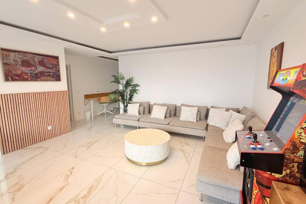 Photo of Livingroom in Asiatique