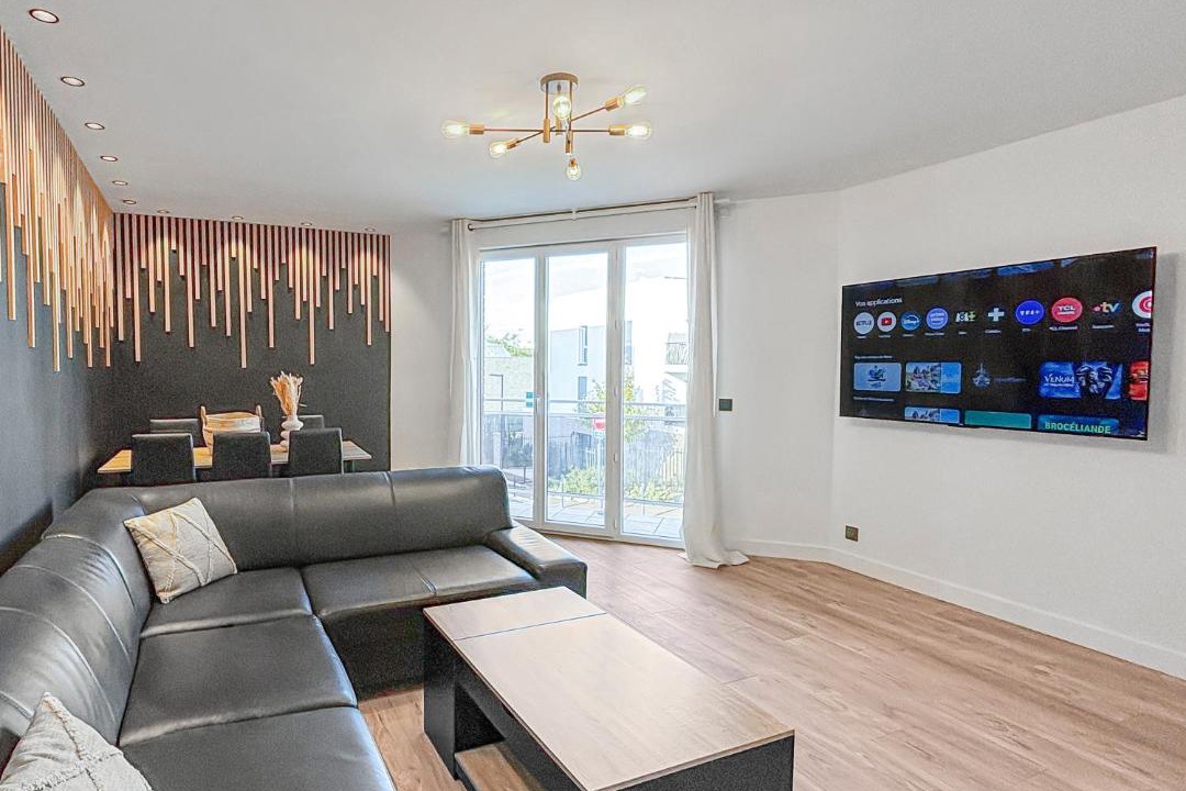 Photo of Livingroom in Drancy Centre