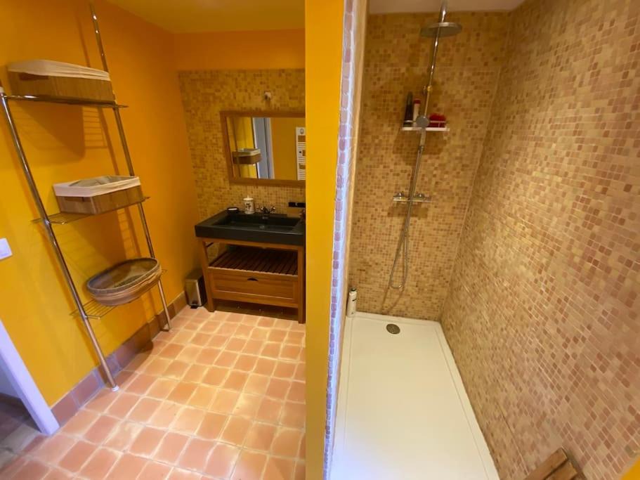 Photo of Bathroom in Ecrainville