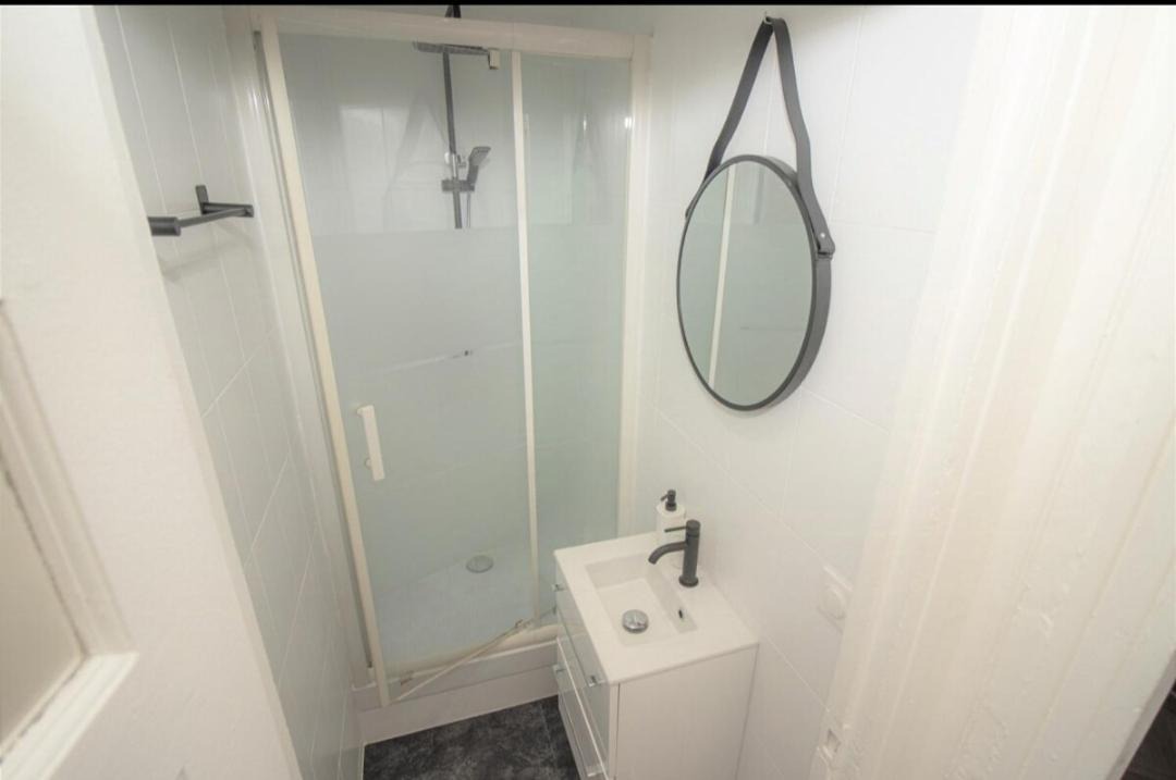Photo of Bathroom in Colombes