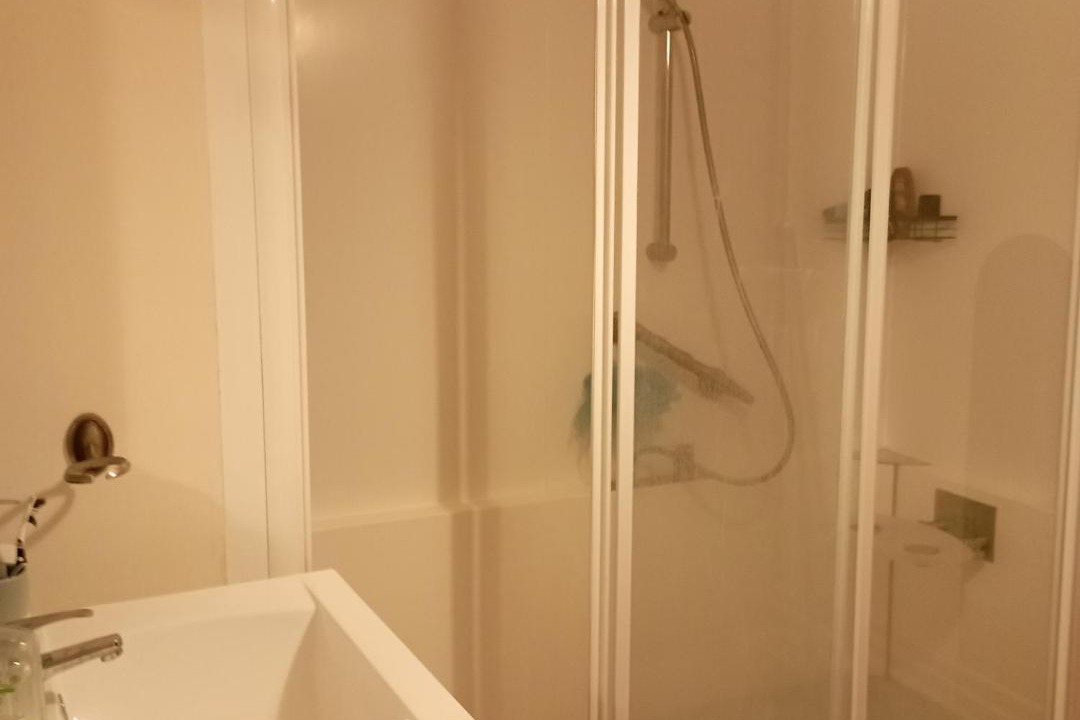 Photo of Bathroom in Carrieres Faucilles - Butte Pinson