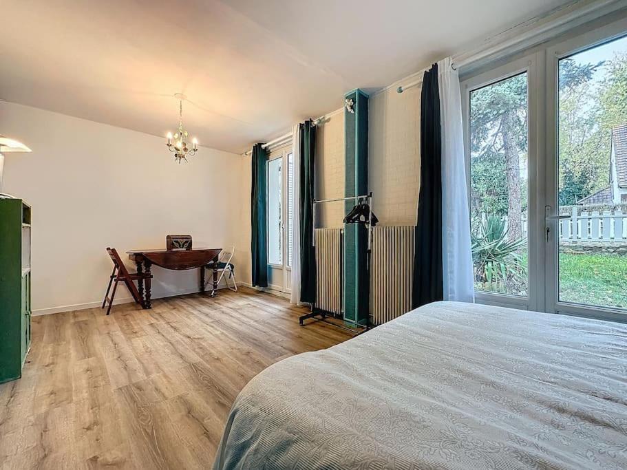 Photo of Bedroom in Chaumontel