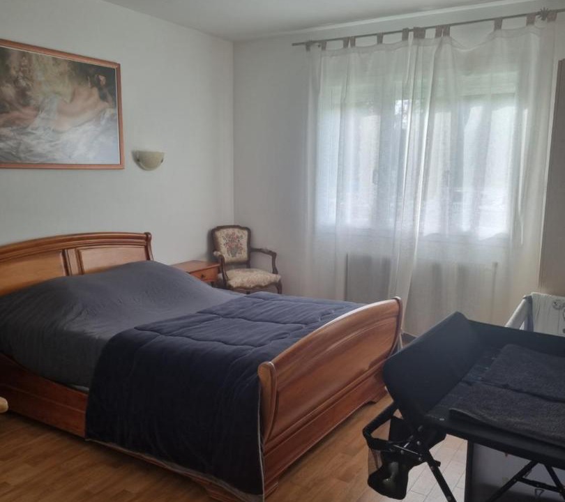 Photo of Bedroom in Neuilly-sous-Clermont