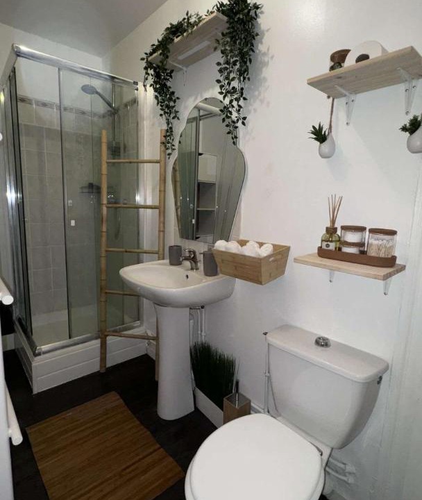 Photo of Bathroom in Liancourt