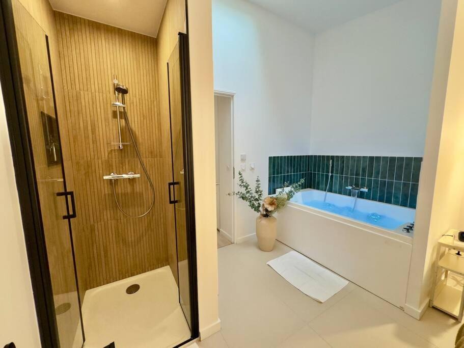 Photo of Bathroom in Saint-Jacques - Saint-Roch