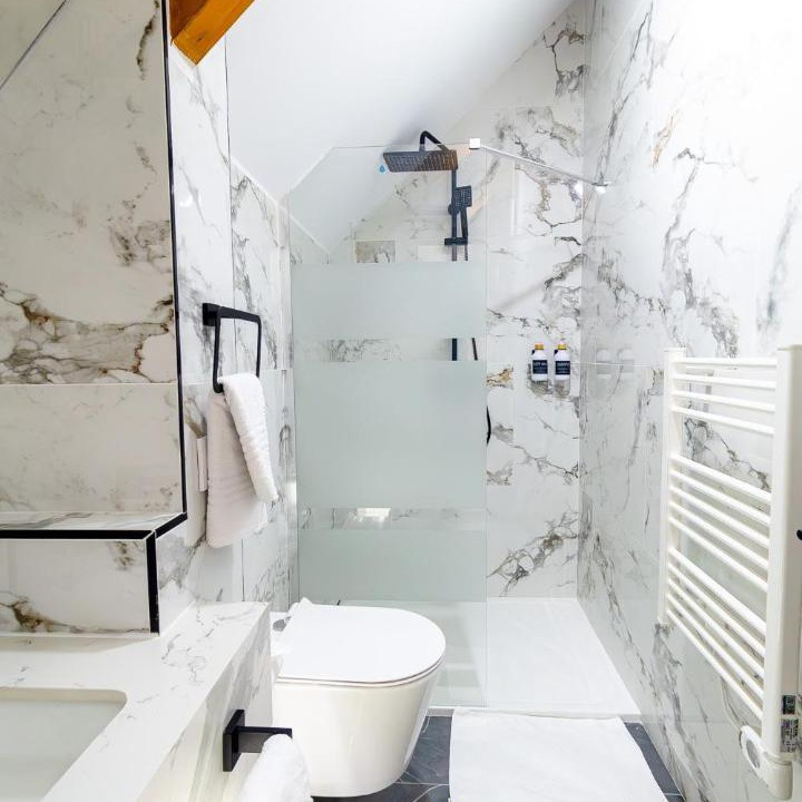 Photo of Bathroom in Bonnieres-sur-Seine