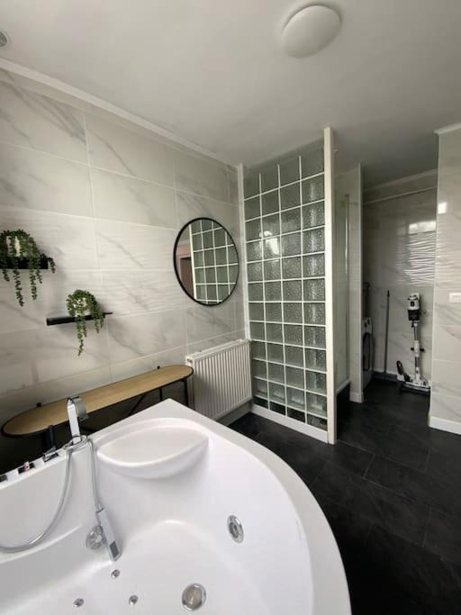 Photo of Bathroom in Bethune