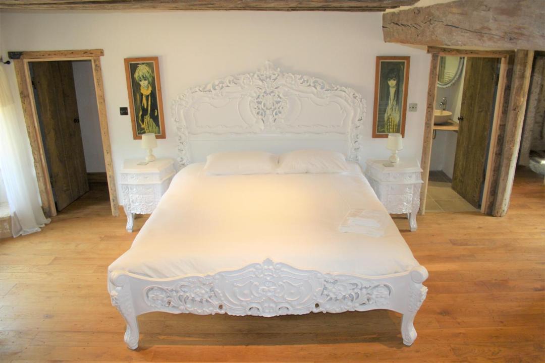 Photo of Bedroom in Asnieres sur Vegre
