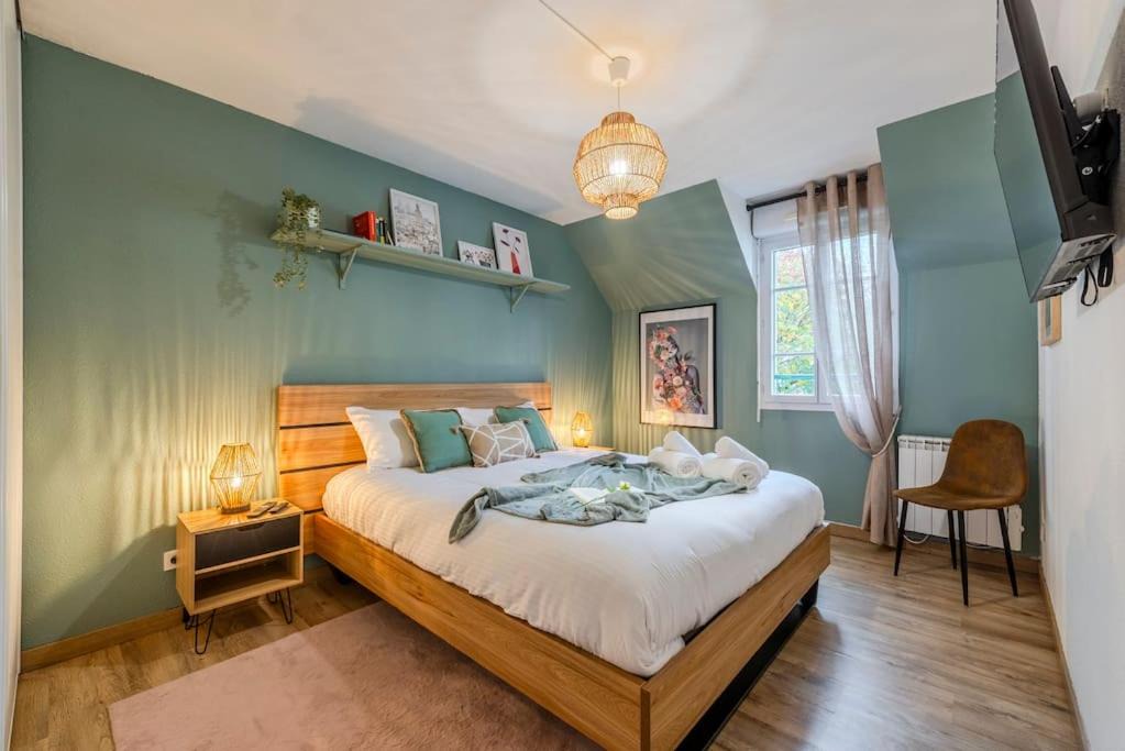Photo of Bedroom in Magny-le-Hongre