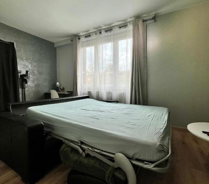 Photo of Bedroom in Marolles-en-Hurepoix