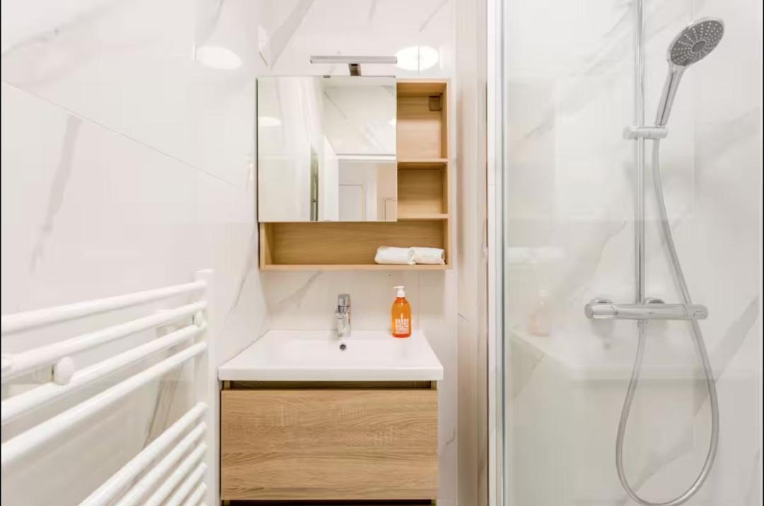 Photo of Bathroom in Montparnasse