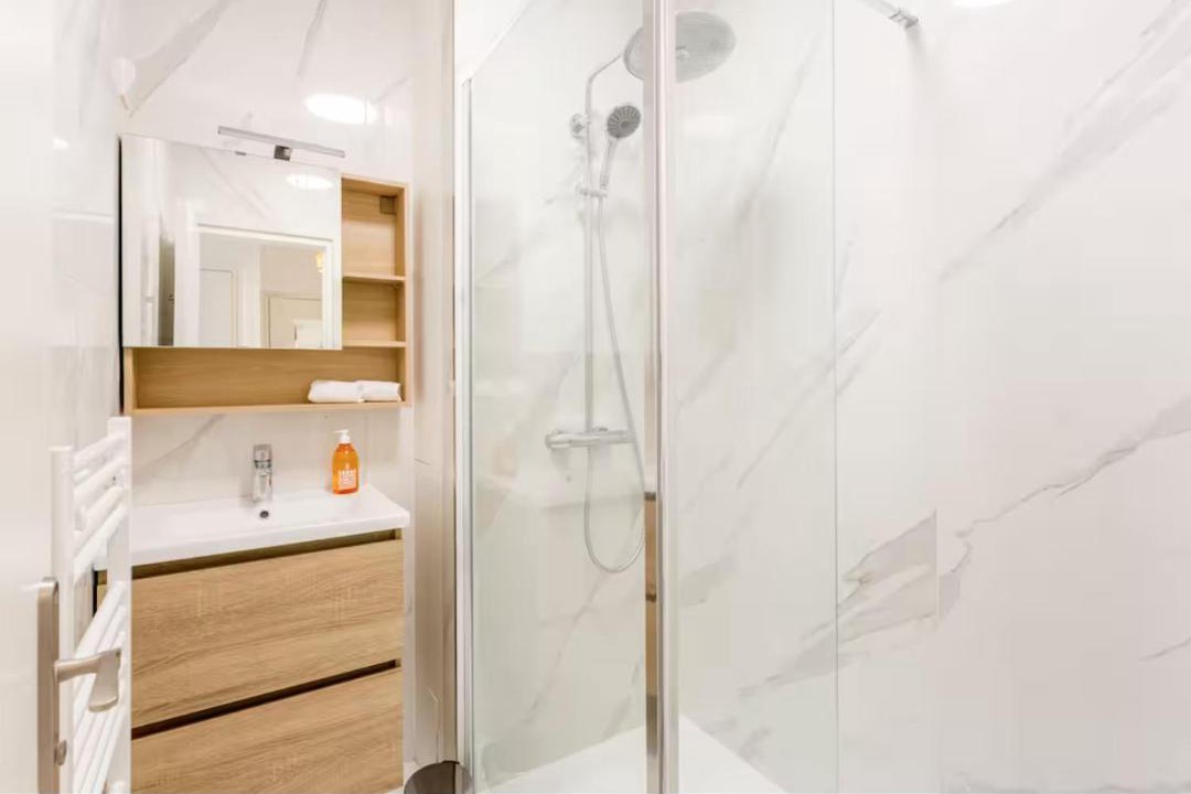 Photo of Bathroom in Montparnasse