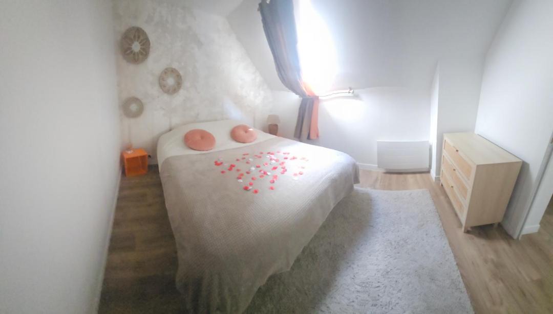 Photo of Bedroom in Chateaudun