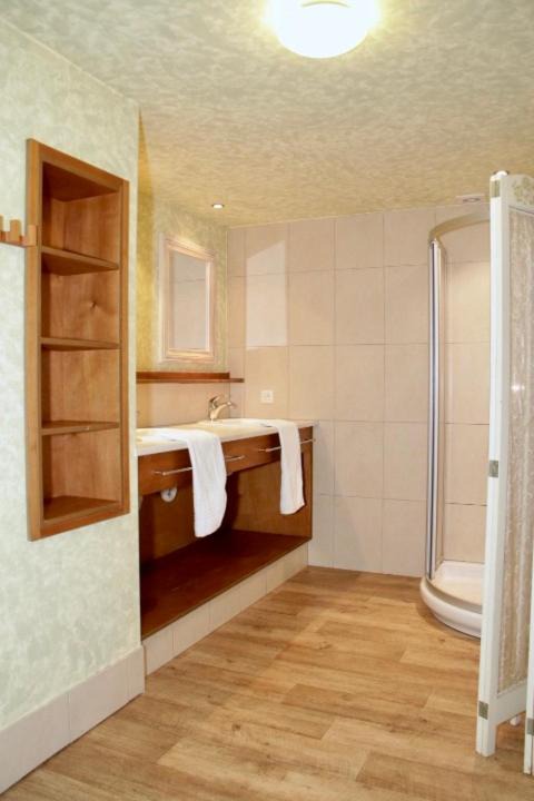 Photo of Bathroom in Vireux-Wallerand