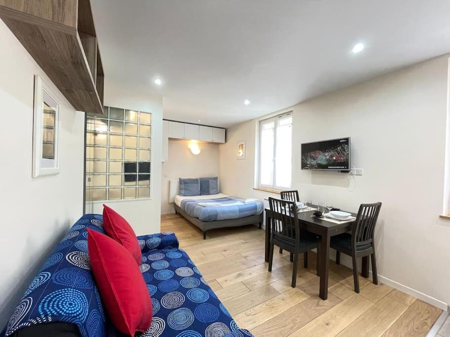 Photo of Bedroom in Jouy-en-Josas