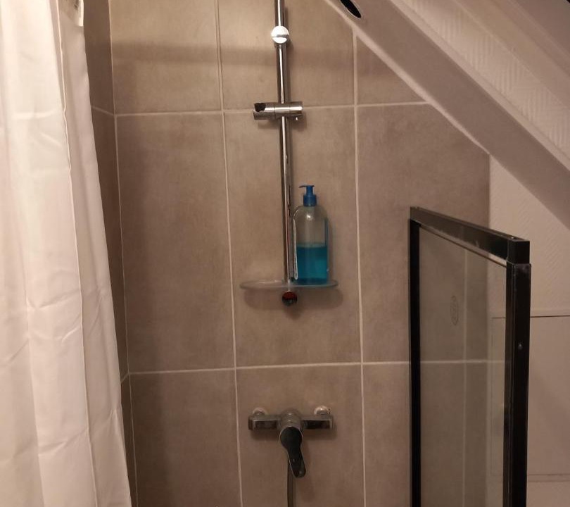 Photo of Bathroom in Deville-les-Rouen
