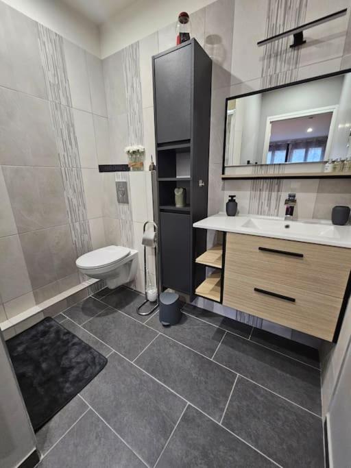 Photo of Bathroom in Sainte-Genevieve-des-Bois