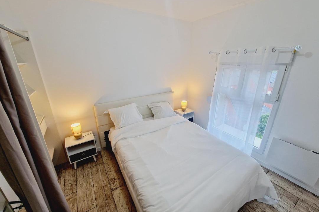 Photo of Bedroom in Maubeuge