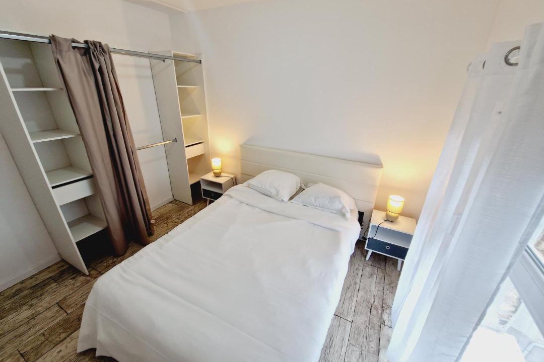 Photo of Bedroom in Maubeuge