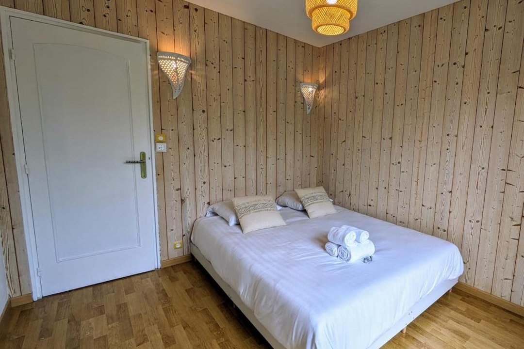 Photo of Bedroom in Ablon