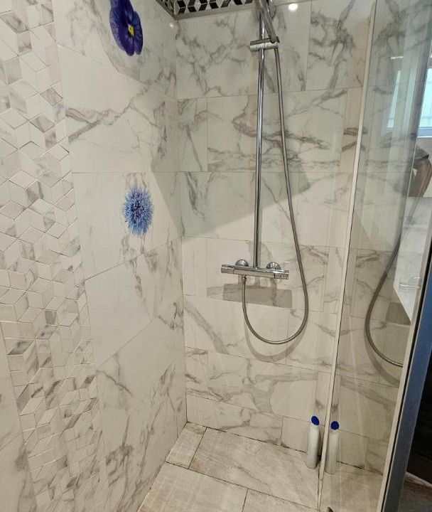 Photo of Bathroom in Stains