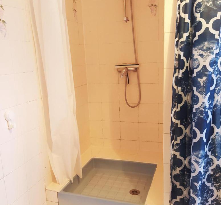 Photo of Bathroom in Stains
