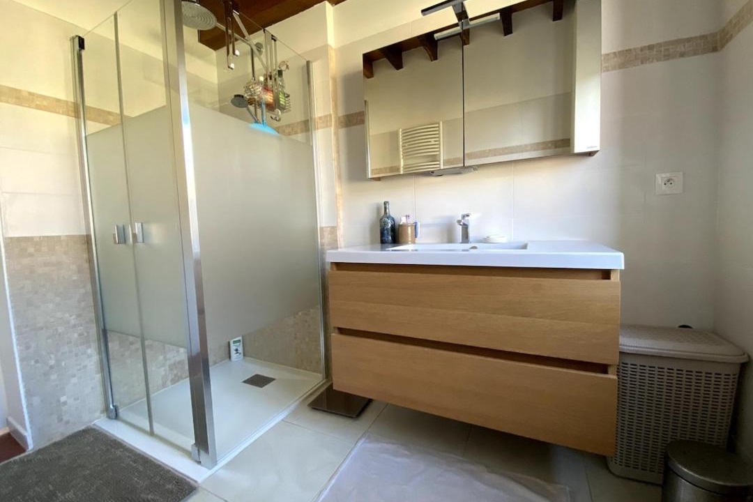 Photo of Bathroom in Montigny-Lengrain