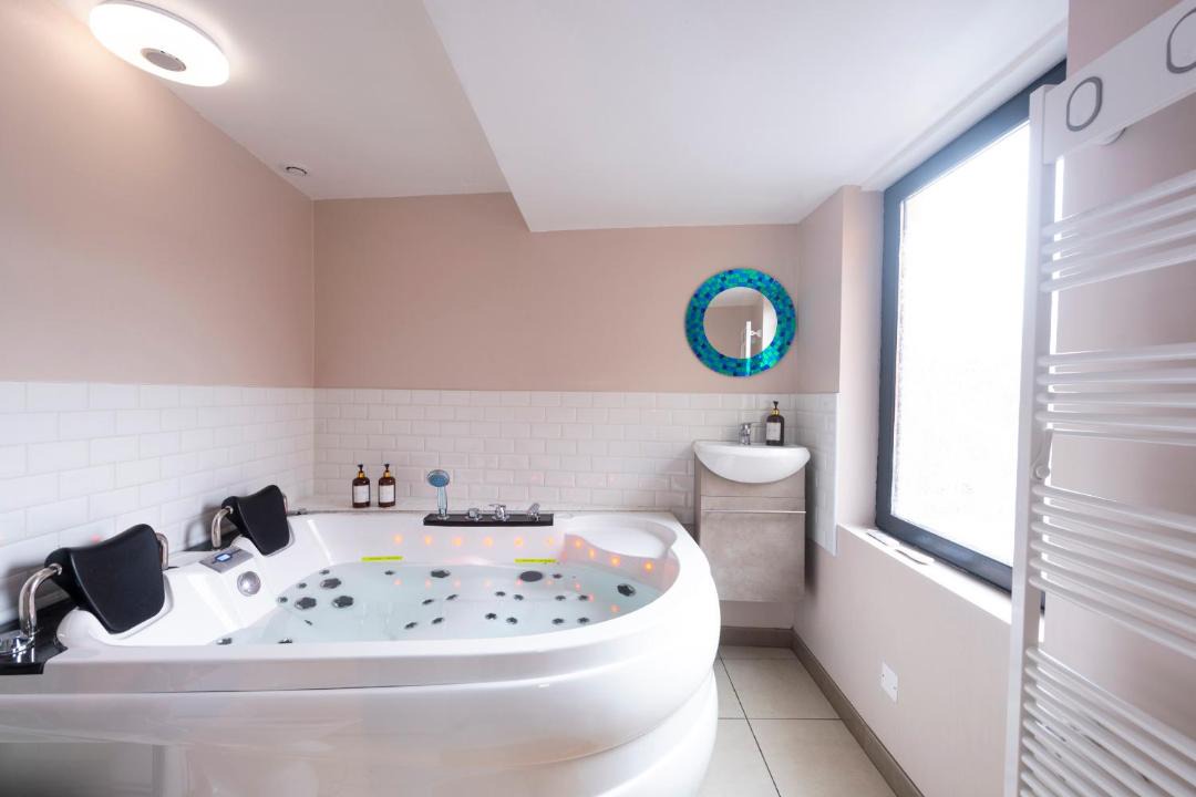 Photo of Bathroom in Templemars