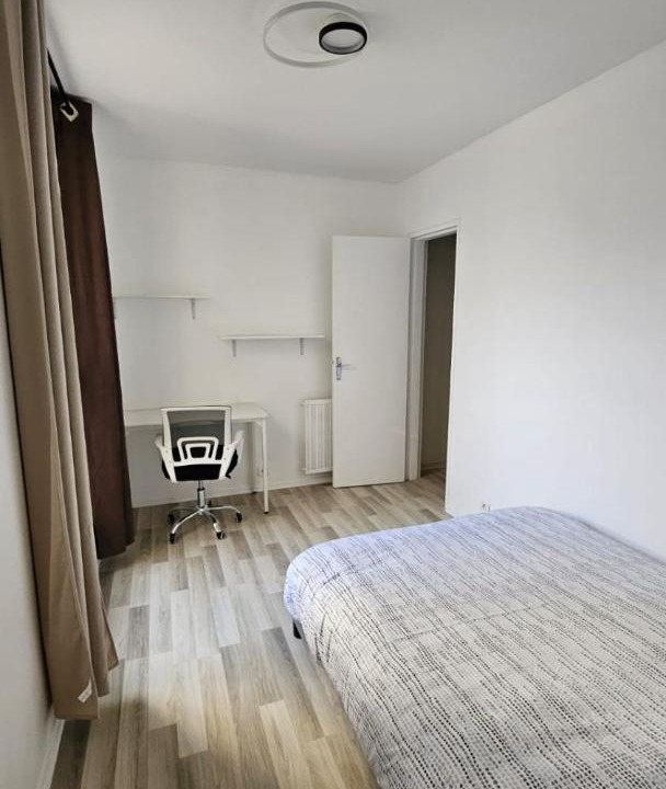 Photo of Bedroom in Front de Lac