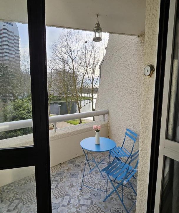 Photo of Patio Balcony in Front de Lac