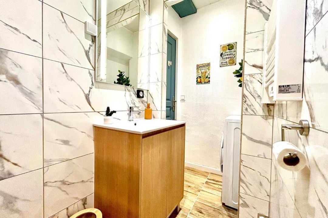 Photo of Bathroom in Villeneuve-sur-Yonne