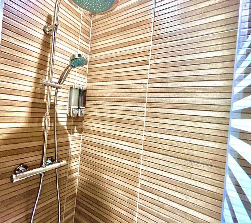 Photo of Bathroom in Villeneuve-sur-Yonne