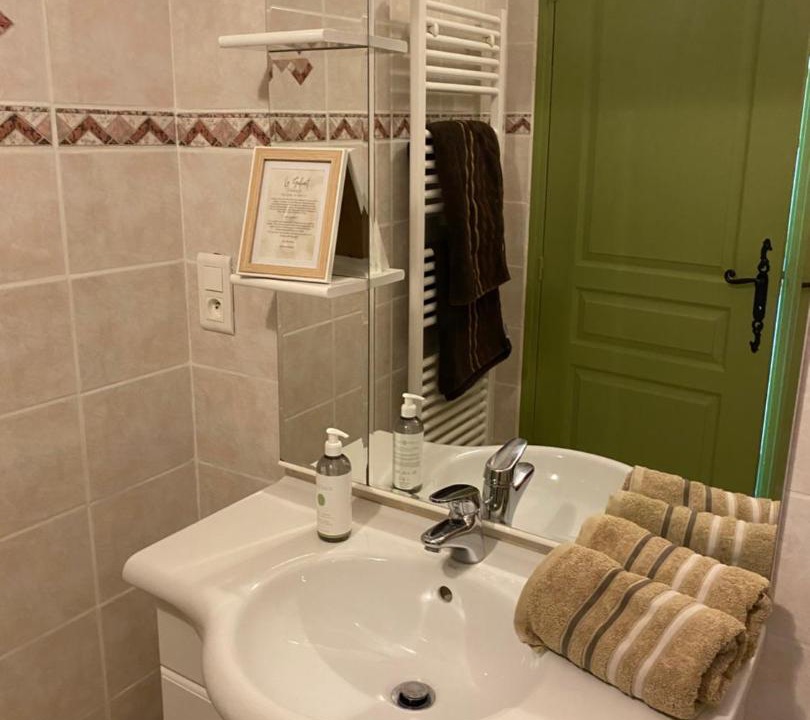 Photo of Bathroom in Couvignon