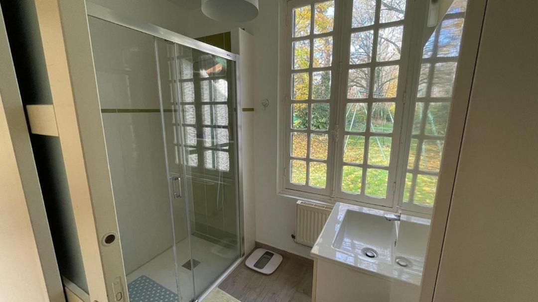 Photo of Bathroom in Noisy-sur-Ecole