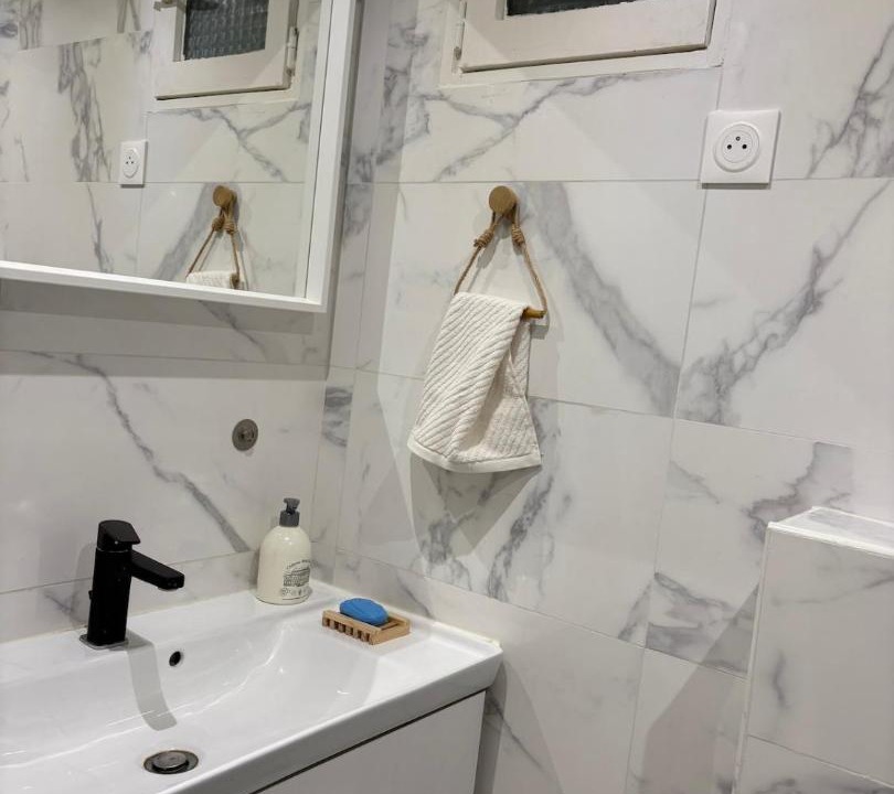 Photo of Bathroom in Val-de-Reuil