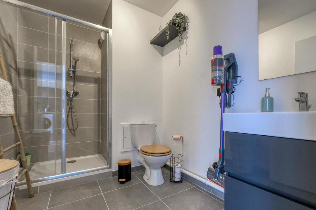 Photo of Bathroom in Royallieu Village