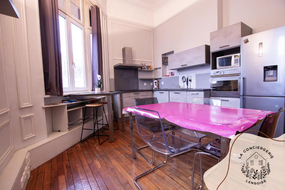 Photo of Kitchen in Lens