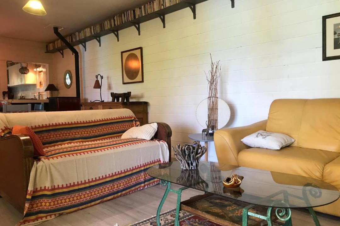 Photo of Livingroom in Traves