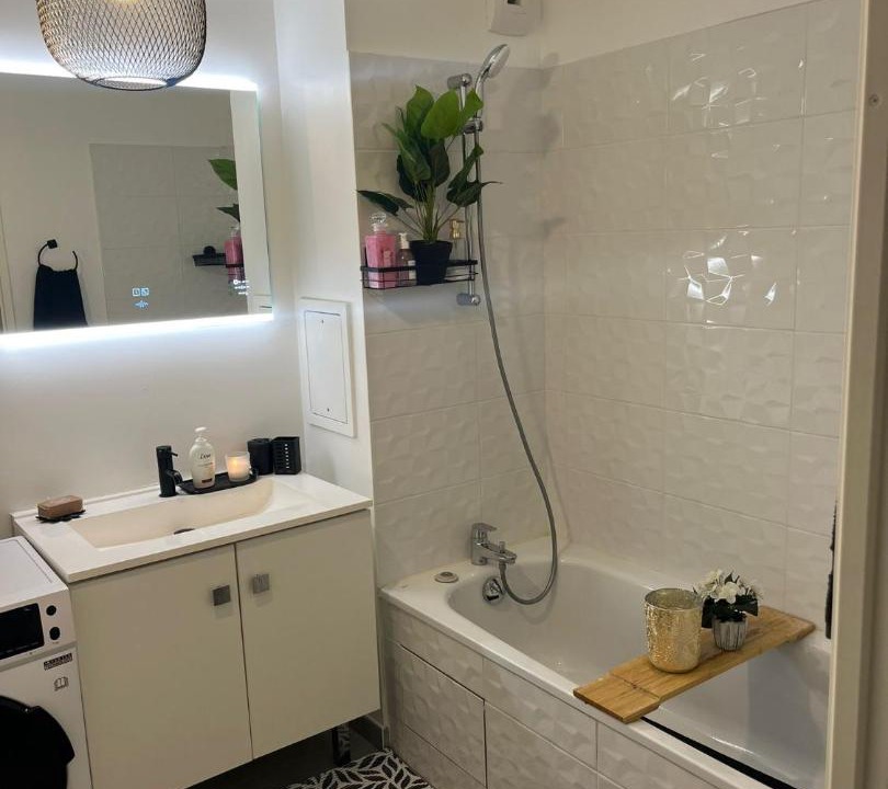 Photo of Bathroom in Vaires-sur-Marne
