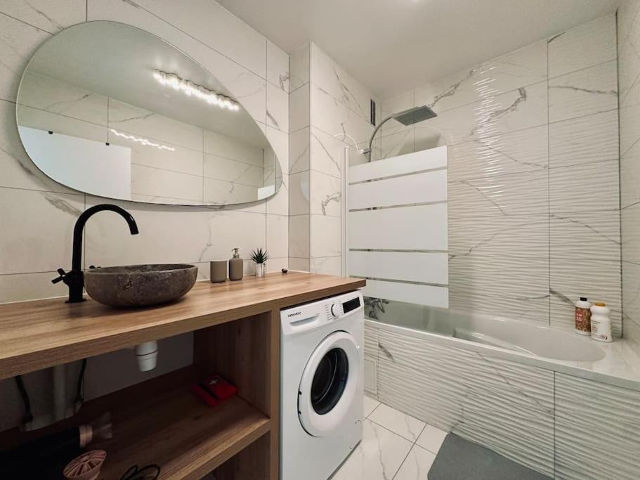 Photo of Bathroom in Quartier Grieu-Vallon Suisse-Saint-Hilaire