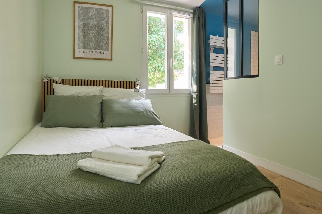 Photo of Bedroom in Brunoy