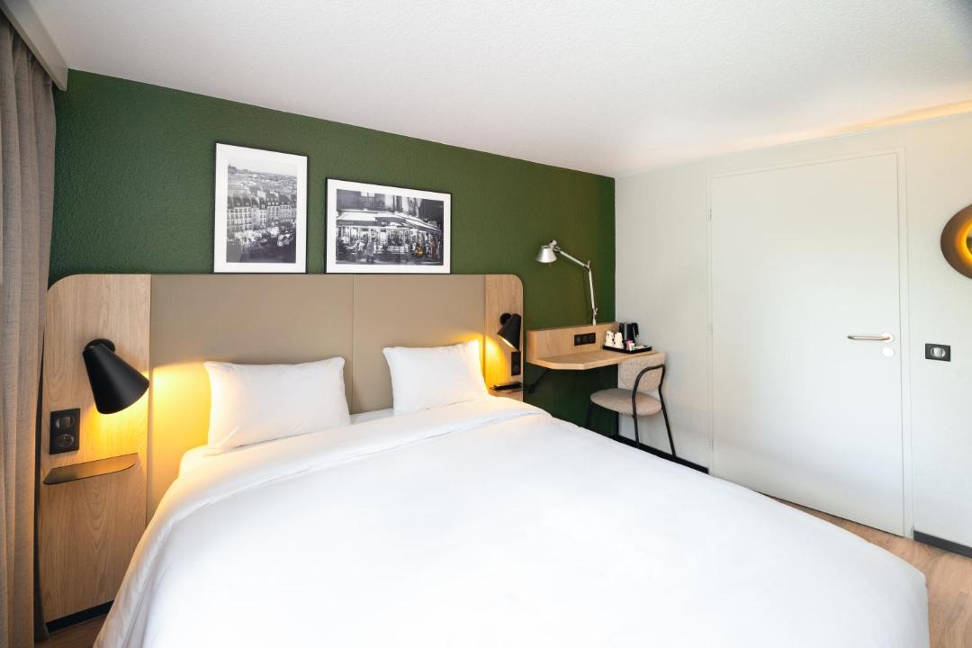 Photo of Bedroom in Taverny
