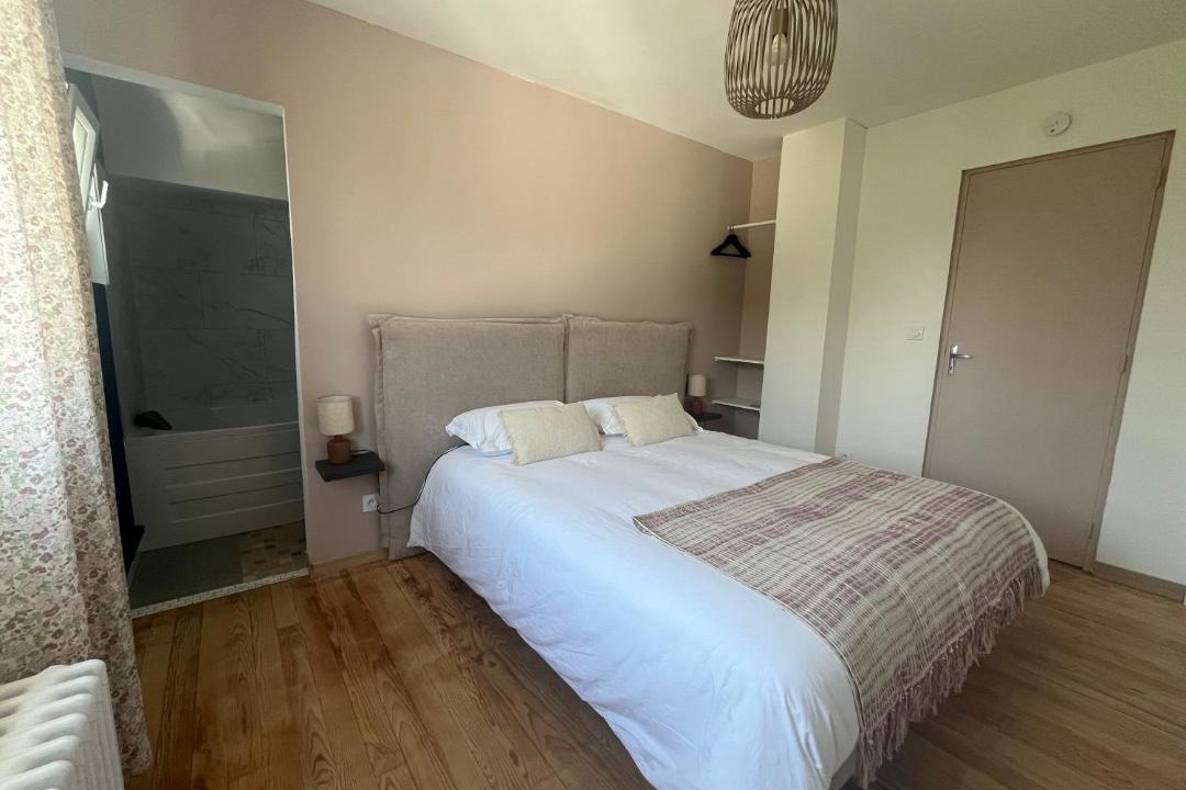 Photo of Bedroom in Erondelle