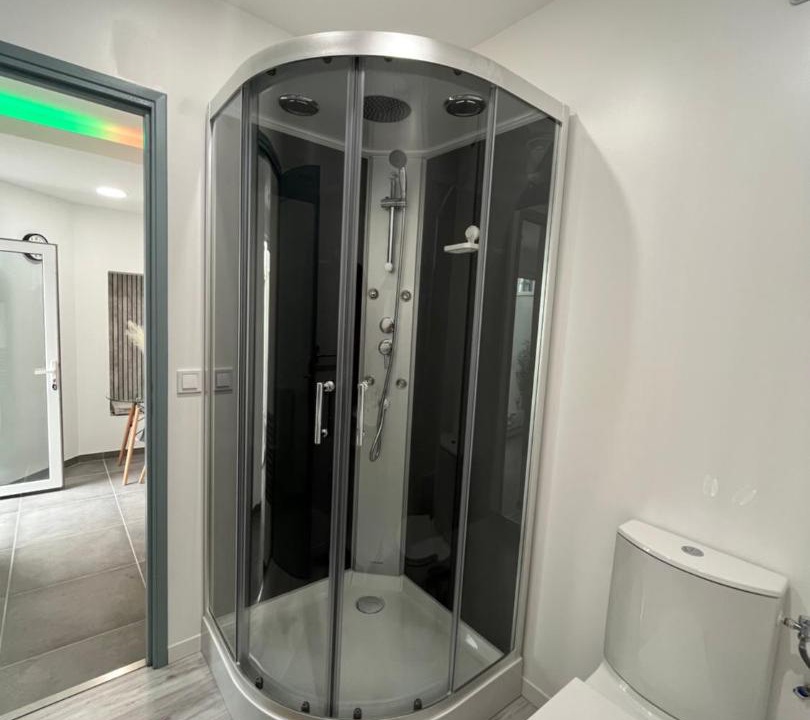 Photo of Bathroom in Gare
