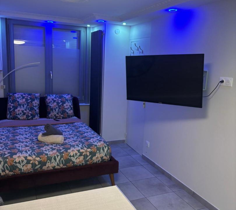 Photo of Bedroom in Fives