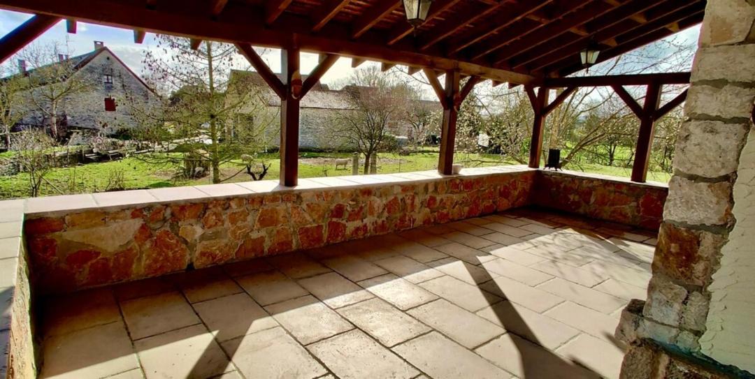 Photo of Patio Balcony in Malay