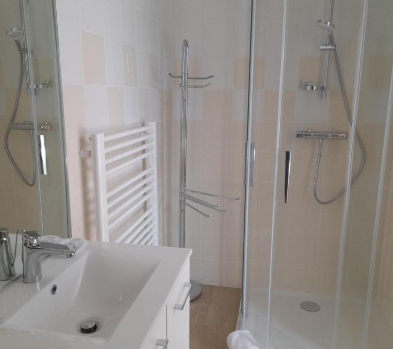 Photo of Bathroom in Arleuf